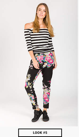 Blomster og striber look 5