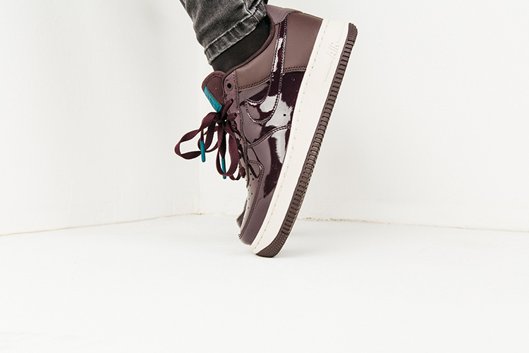 Air Force 1 Premium i Bordeaux