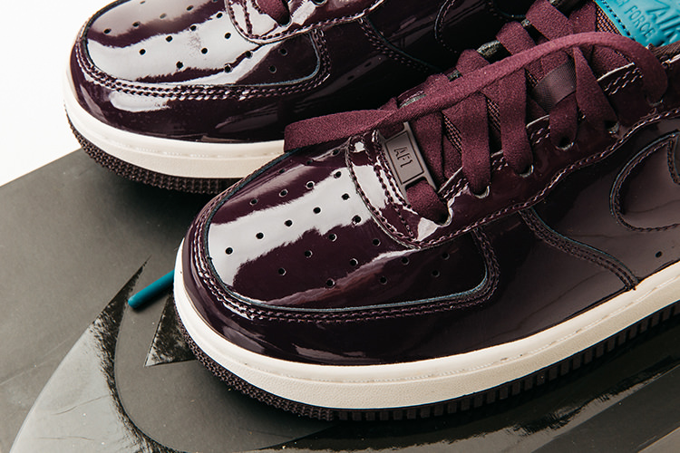 Dame Sneaker Air Force 1 Premium Lak Bordeaux