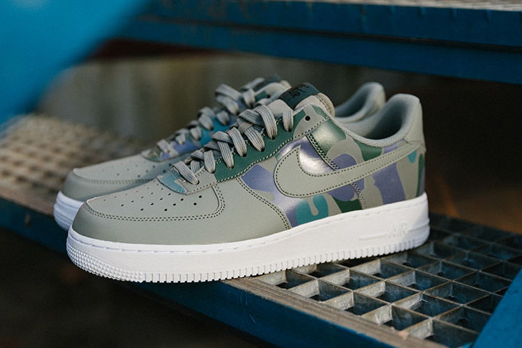 MENS AIR FORCE 1 07 LV8 Sko grønneCamouflage