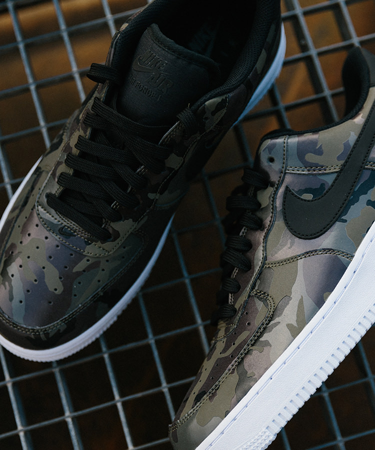 MENS AIR FORCE 1 07 LV8 sko Camo Pack grøn