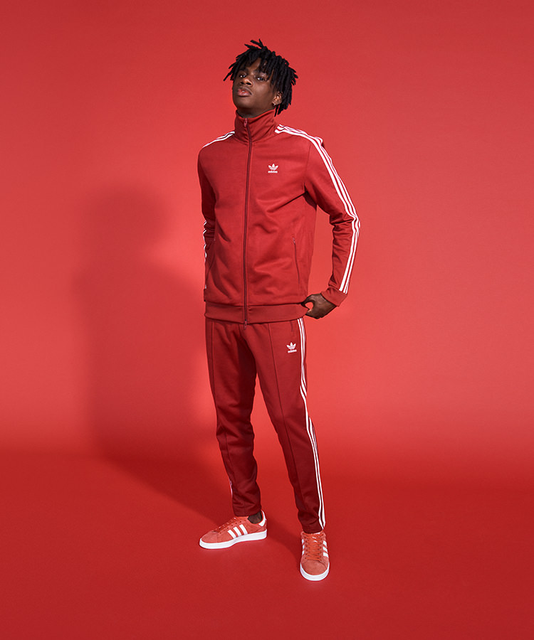 adidas rød outfits mænd